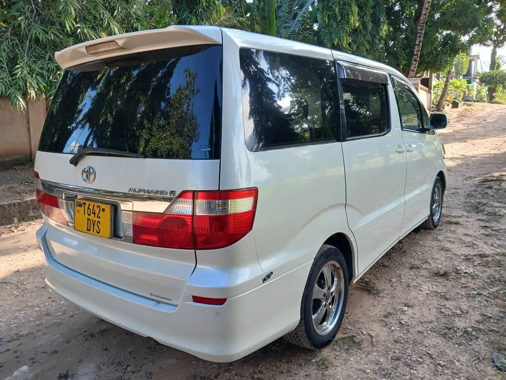 Toyota Alphard bei poa sokoni Dar es Salaam Tanzania