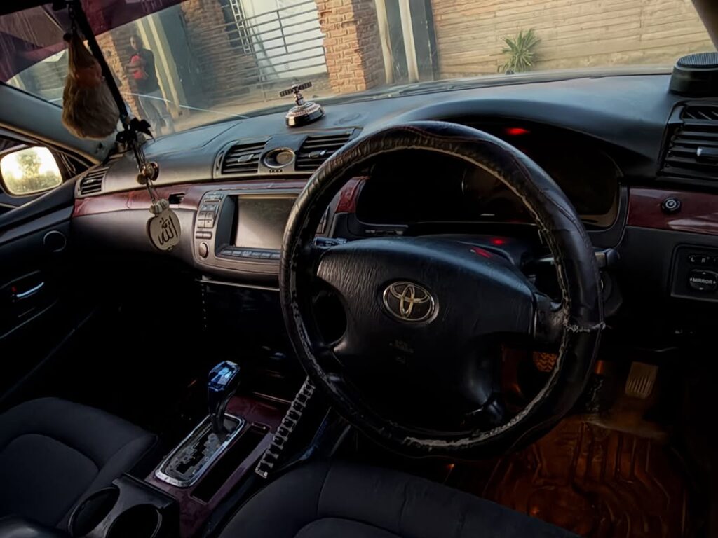 Toyota Brevis 2004 Inauzwa Dar es Salaam Tanzania