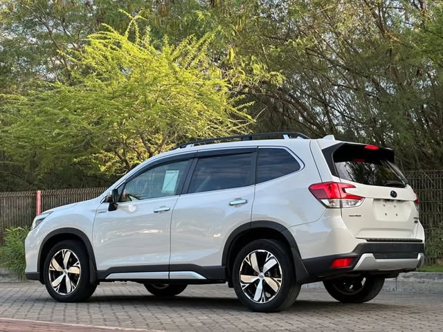 Magari Sokoni Subaru Forester ya Bei Poa 2019