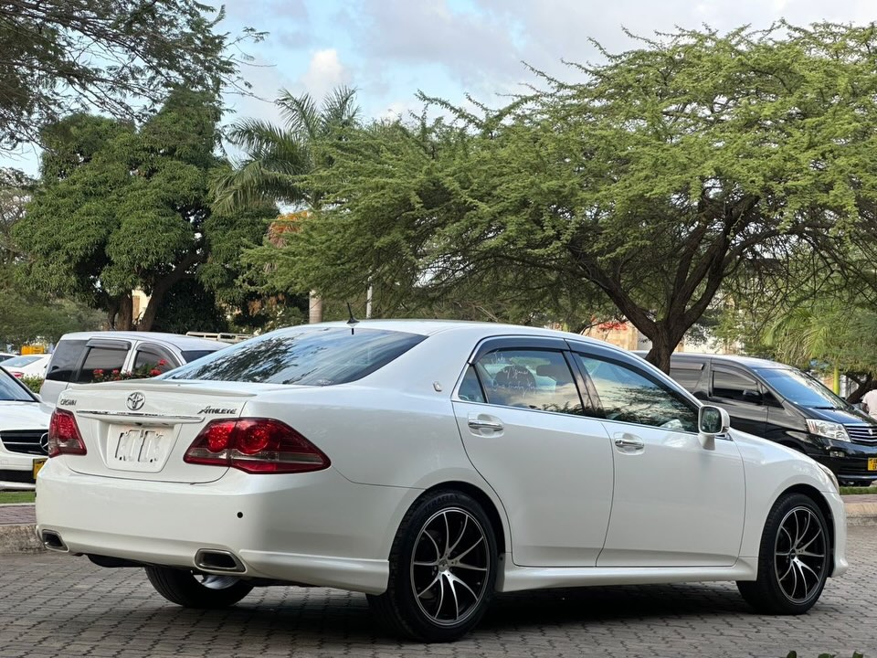 Bei ya Toyota Crown 2009 Sokoni Dar es Salaam Tanzania