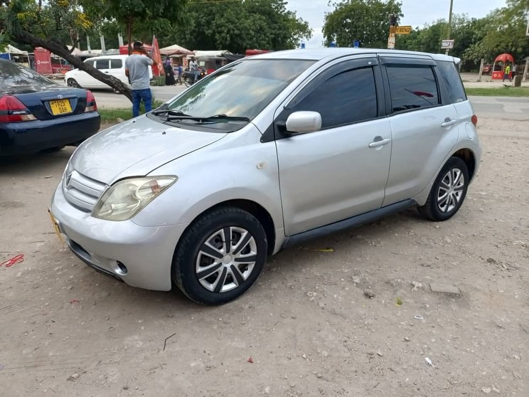 For Sale Toyota IST 2005 in Dar es Salaam