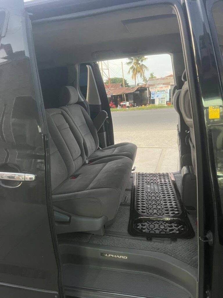 Price Of Toyota Alphard 2006 for Sale in Tanzania