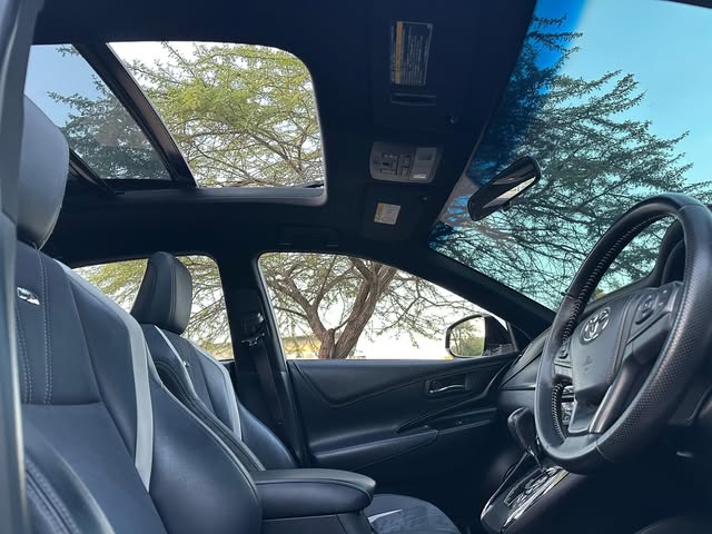 Price Toyota Harrier 2016 for Sale in Dar es Salaam
