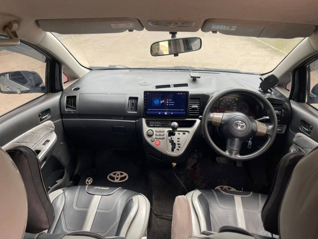 Toyota Wish bei poa sokoni Dar es Salaam Tanzania