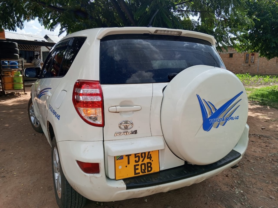 Magari Rav4 2008 lipo Dar es Salaam