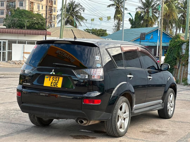 Used Mitsubishi Outlander 2008 for Sale in Dar es Salaam