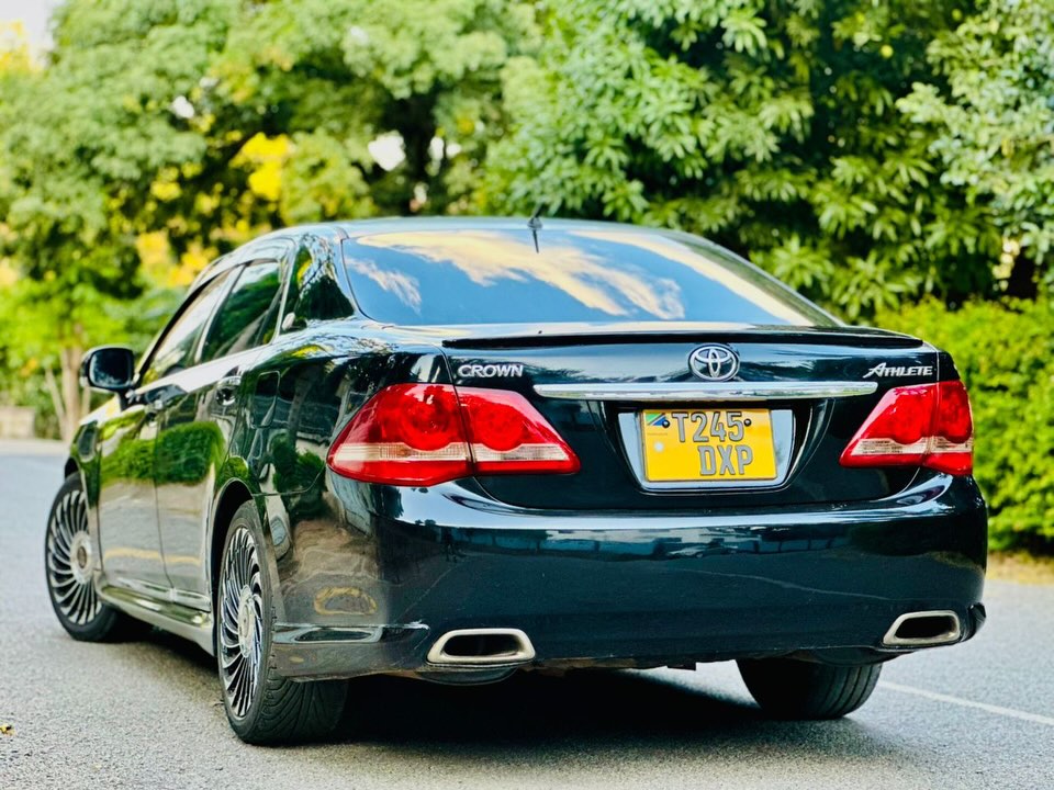 Magari Used Toyota Crown 2008 Mwanza Tanzania
