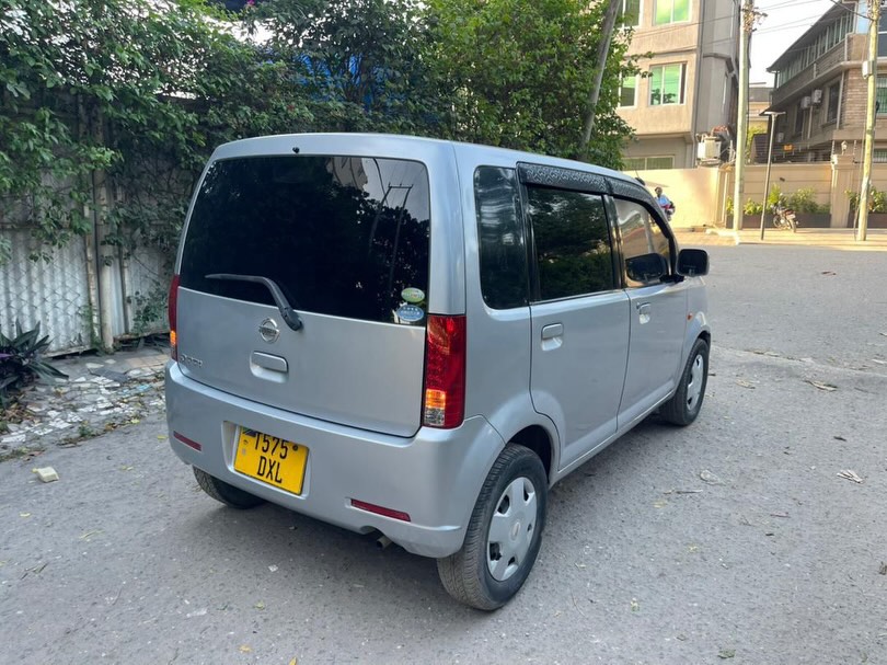 Nissan Otti bei poa sokoni Dar es Salaam Tanzania