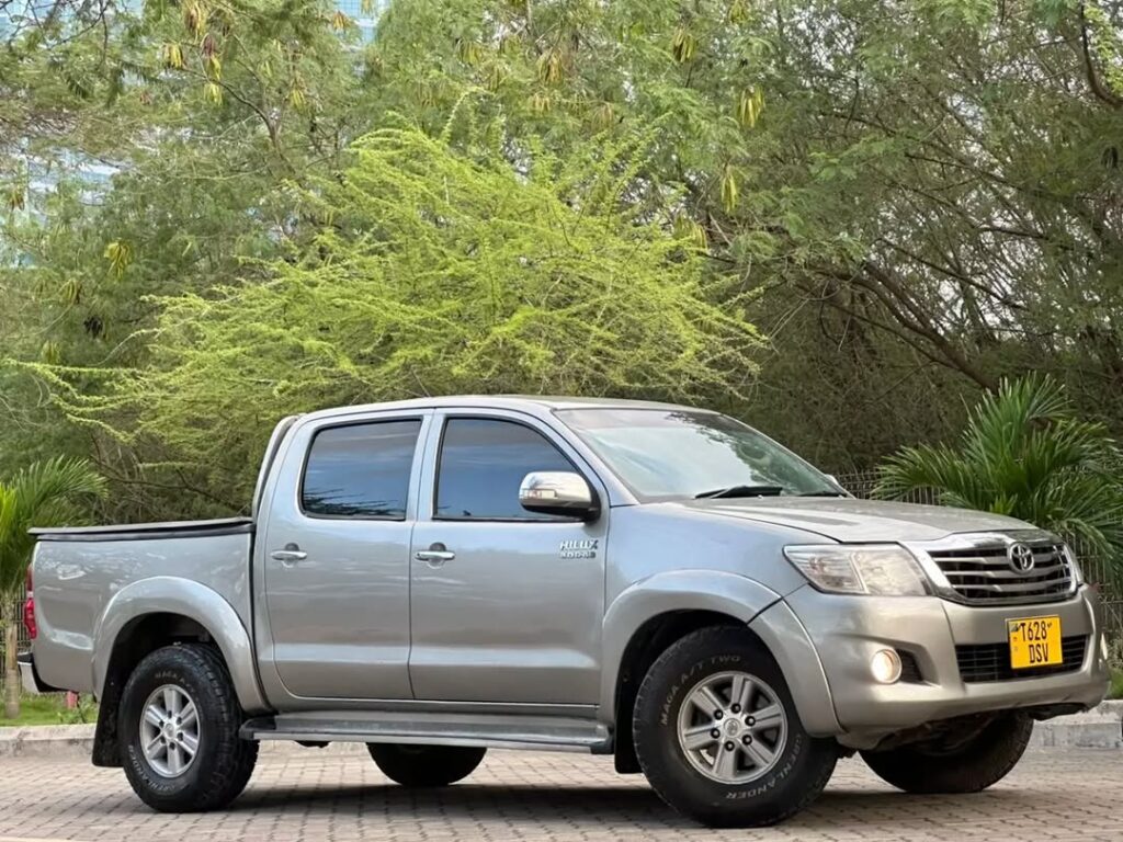 Bei ya Toyota Hilux 2015 Sokoni Dar es Salaam Tanzania