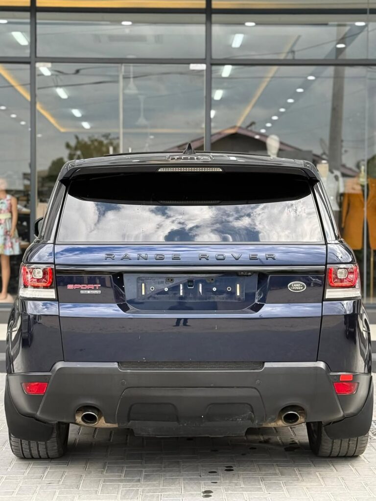 Land Rover Range Rover Sport bei poa sokoni Dar es Salaam Tanzania