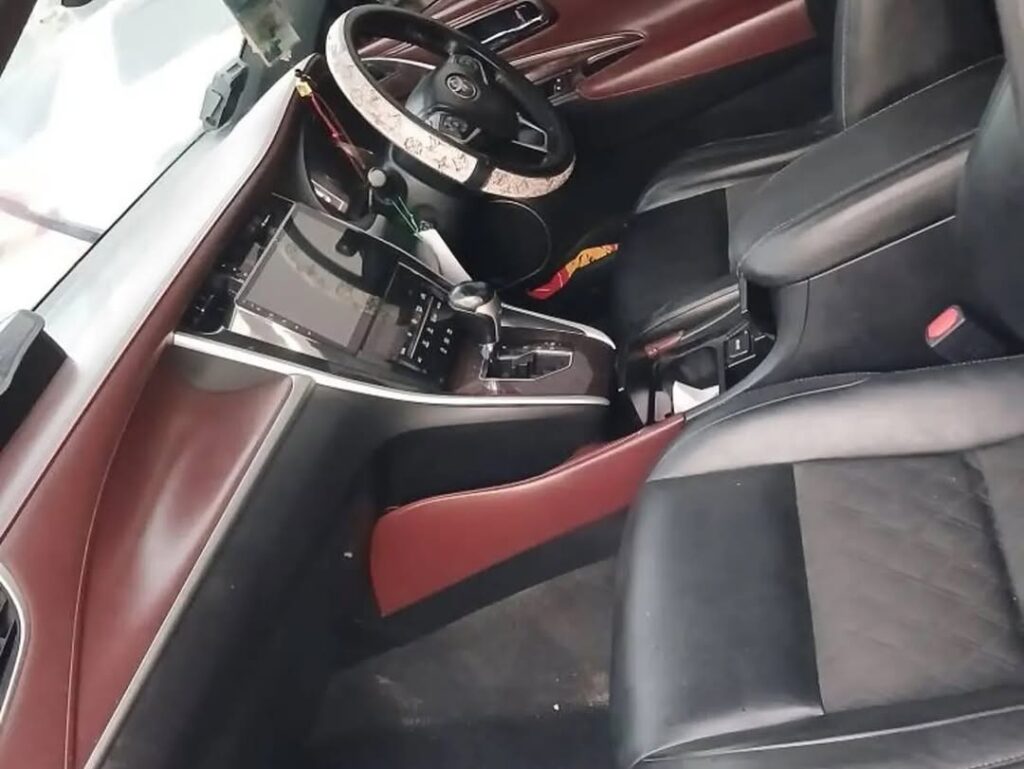 Magari Harrier 2015 lipo Dar es Salaam
