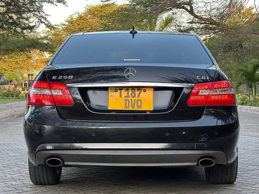 Bei ya Benz E-Class 2011 Sokoni Dar es Salaam Tanzania