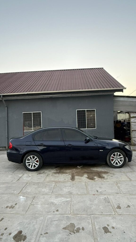 BMW 3 Series bei poa sokoni Dar es Salaam Tanzania