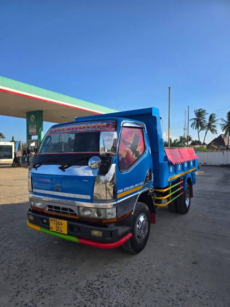Buy Mitsubishi Canter 2005 for Sale in Dar es Salaam
