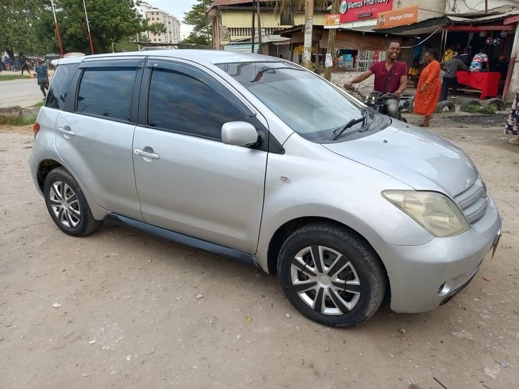 Used Toyota IST 2005 for Sale in Dar es Salaam