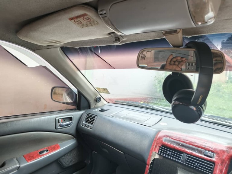 Toyota Carina 1996 Inauzwa Dar es Salaam Tanzania