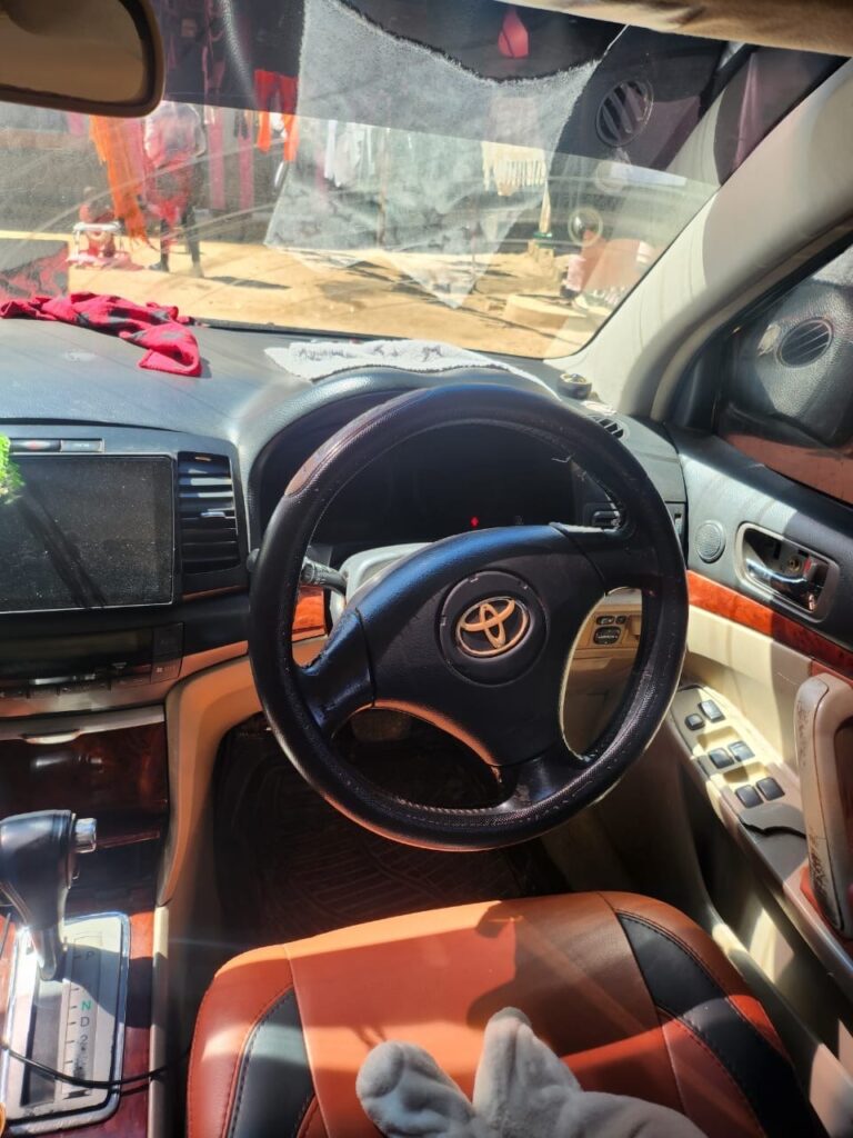 Toyota Premio bei poa sokoni Dar es Salaam Tanzania