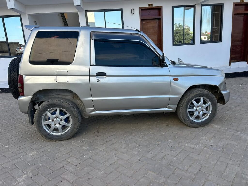 For Sale Mitsubishi Pajero 2000 in Dar es Salaam