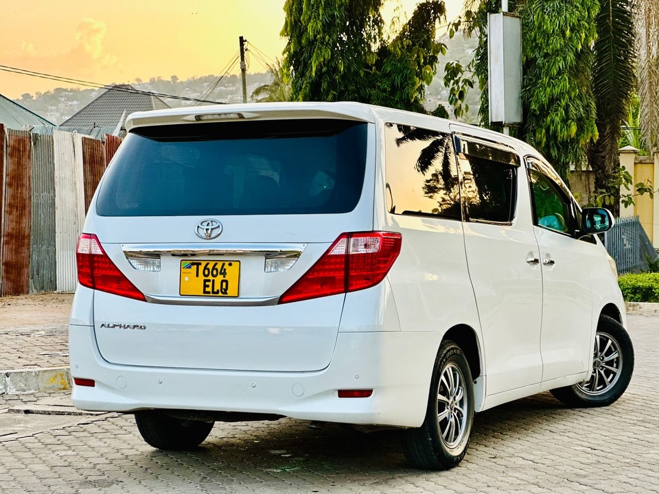 Toyota Alphard bei poa sokoni Mwanza Tanzania