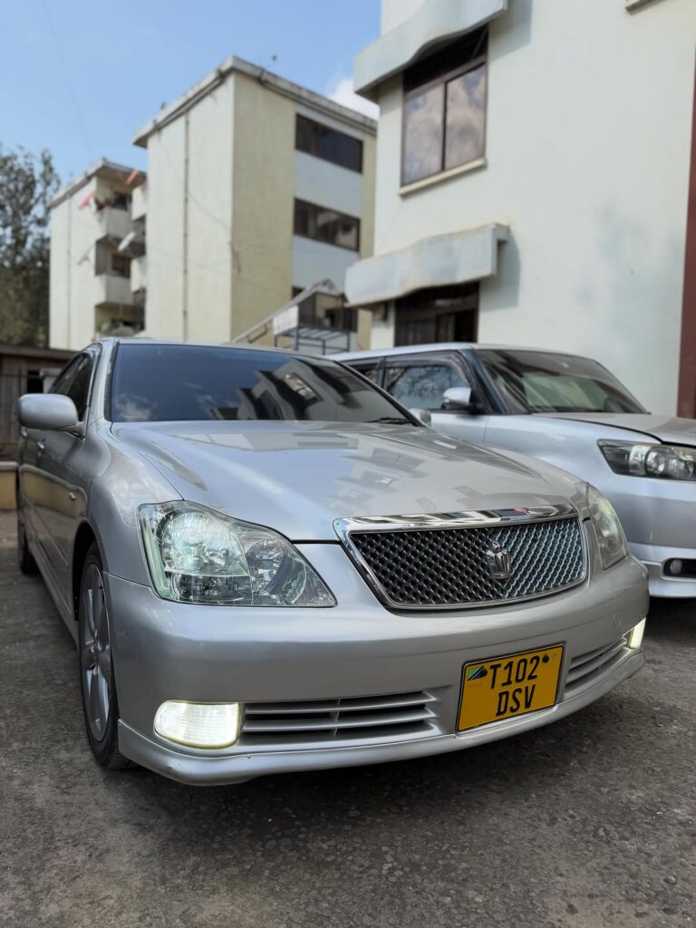 Buy Toyota Crown 2006 for Sale in Arusha