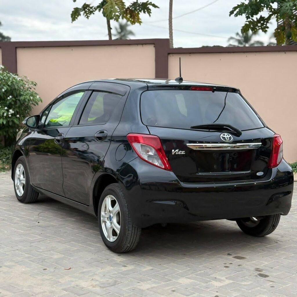 Toyota Vitz 2012 for Sale in Dar es Salaam