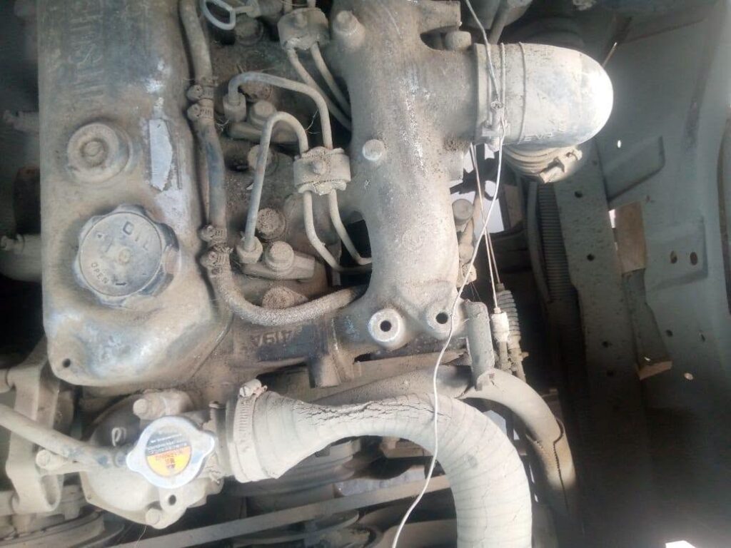 Magari Used Mitsubishi Canter 2000 Dar es Salaam Tanzania