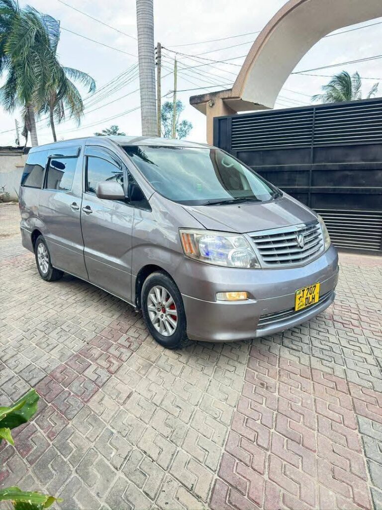 Magari Sokoni Toyota Alphard ya Bei Poa 2005