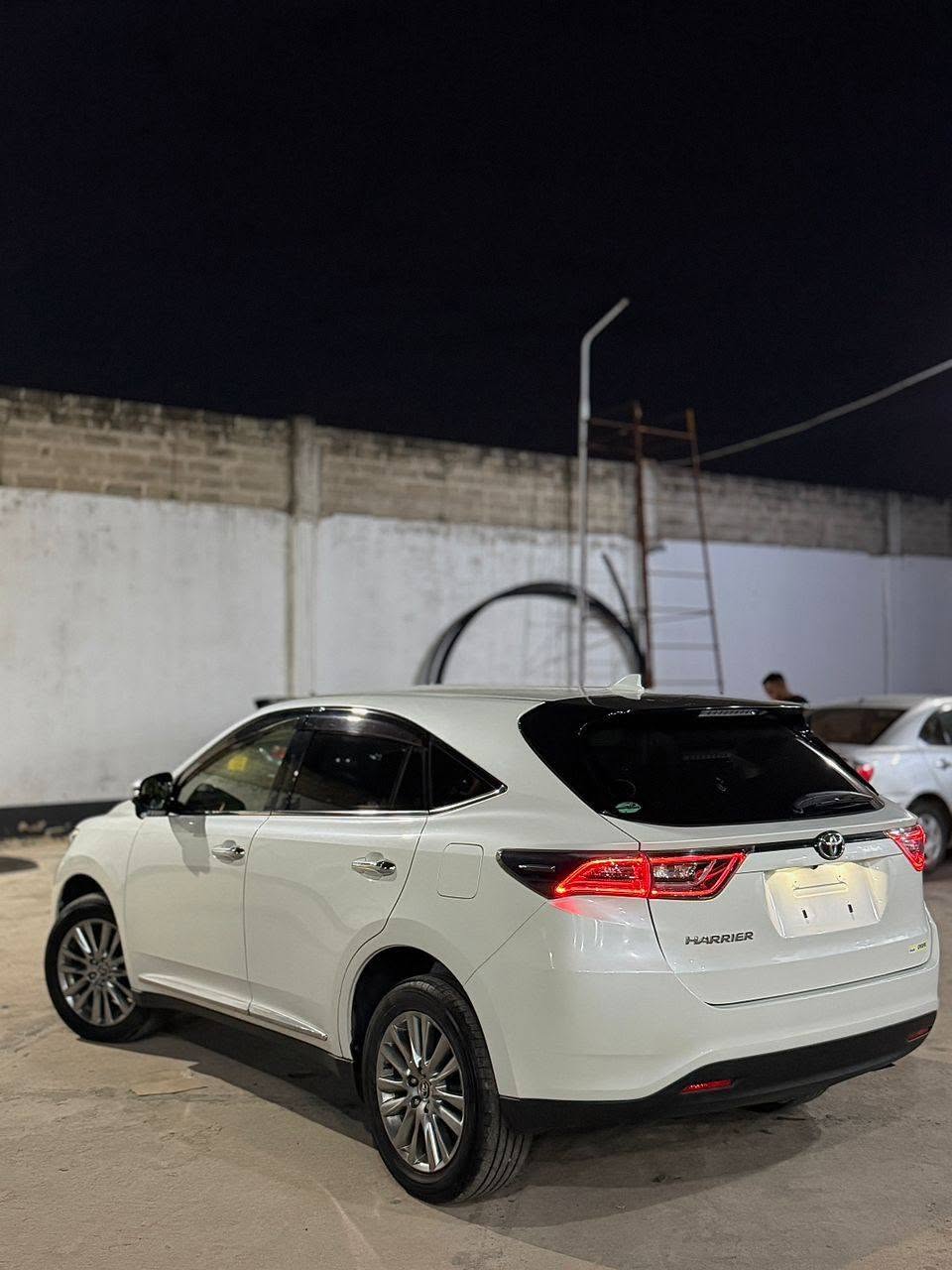 Magari Harrier 2016 lipo Dar es Salaam