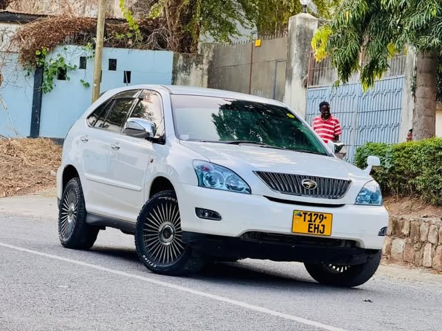 Buy Toyota Harrier 2006 for Sale in Mwanza