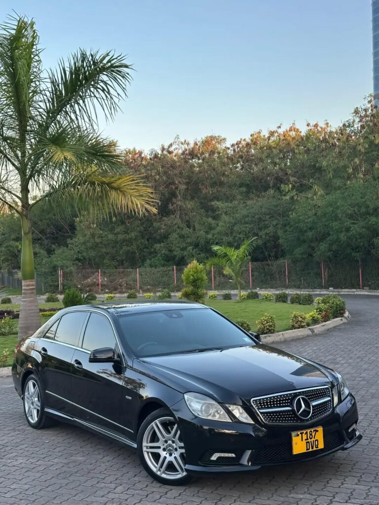 Magari Sokoni Benz E-Class ya Bei Poa 2011
