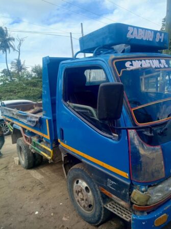 Bei Ya Mitsubishi Canter 2000 Sokoni Dar es Salaam Tanzania