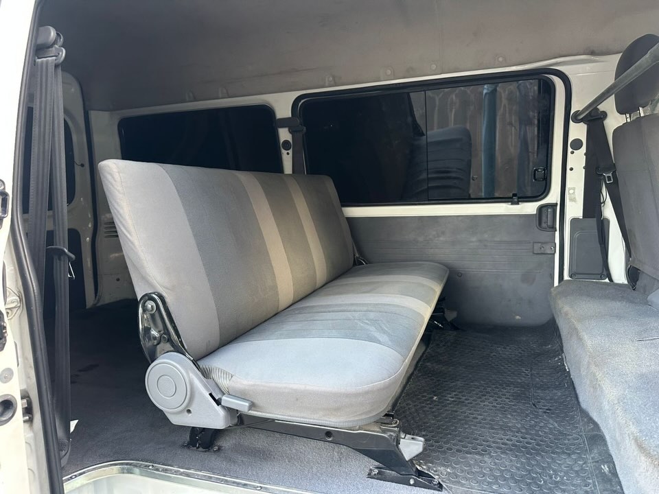 Magari Sokoni Mazda Bongo ya Bei Poa 2015