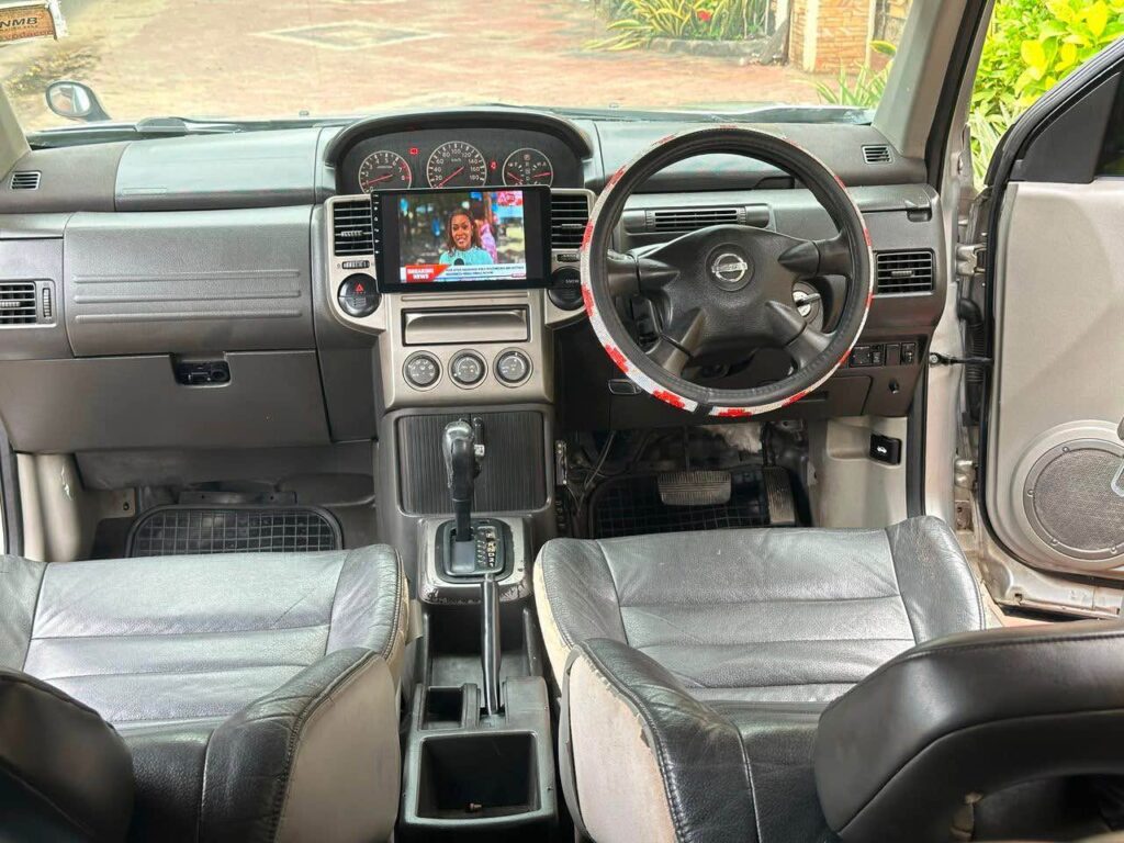 Nissan X-Trail bei poa sokoni Dar es Salaam Tanzania