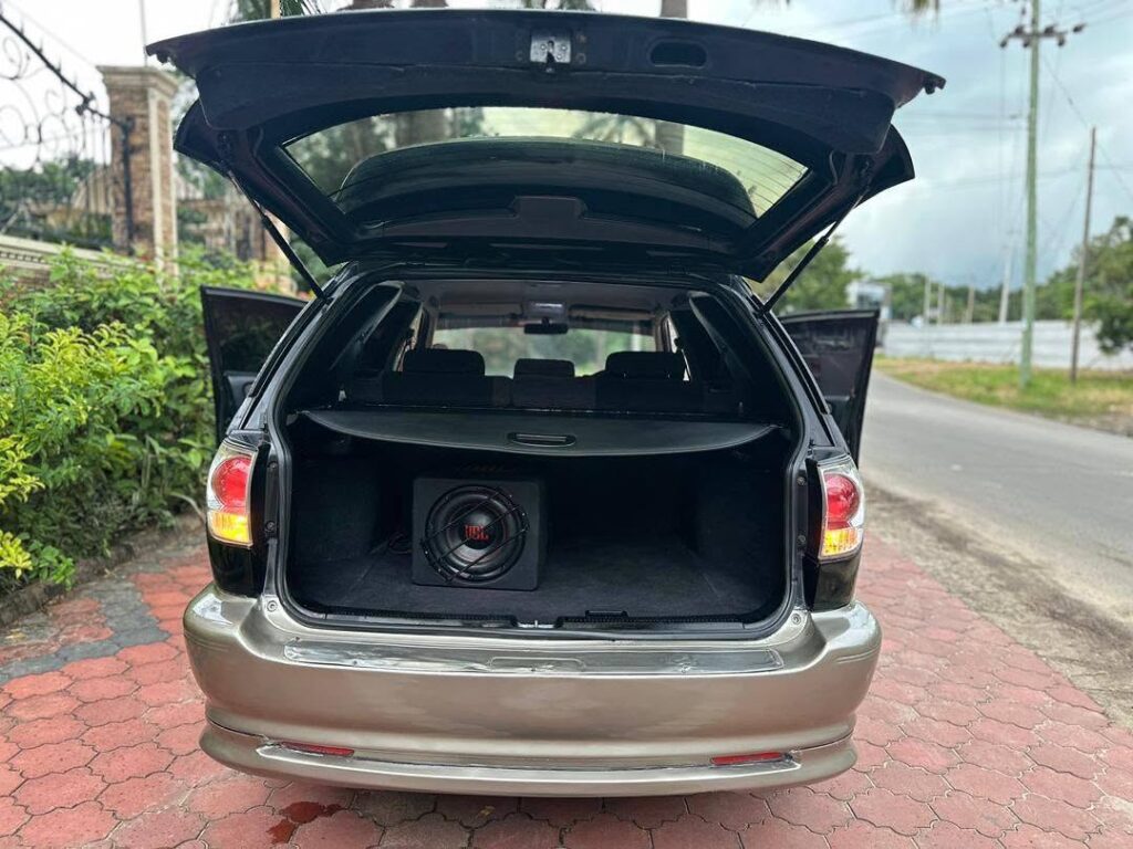 Toyota Harrier 2002 for Sale in Dar es Salaam