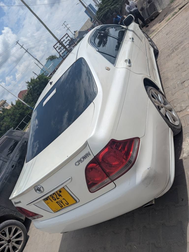 Buy Toyota Crown 2005 for Sale in Dar es Salaam
