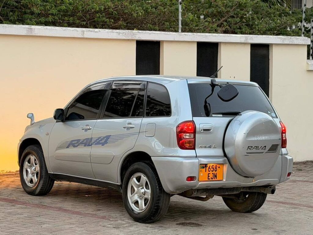 Price Toyota Rav4 2005 for Sale in Dar es Salaam