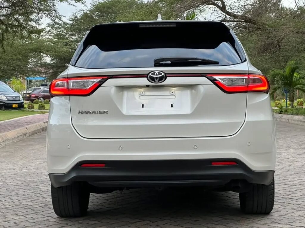 Toyota Harrier 2017 Inauzwa Dar es Salaam Tanzania