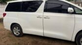 Toyota Alphard bei poa sokoni Arusha Tanzania