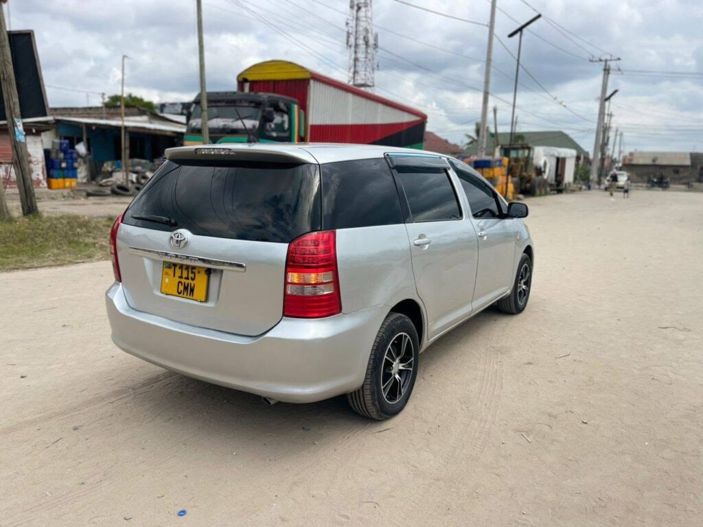 Magari Wish 2005 lipo Dar es Salaam