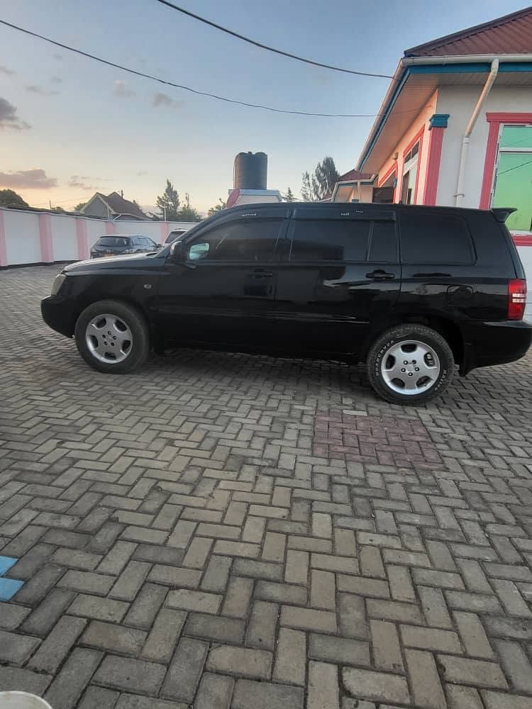 Magari Used Toyota Kluger 2004 Mbeya Tanzania