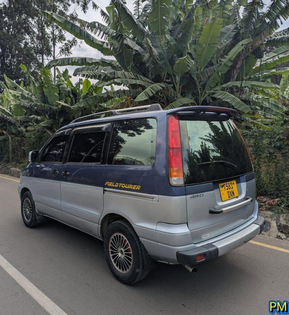 Toyota Noah bei poa sokoni Arusha Tanzania