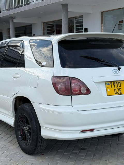 Price Of Toyota Harrier 2001 for Sale in Tanzania
