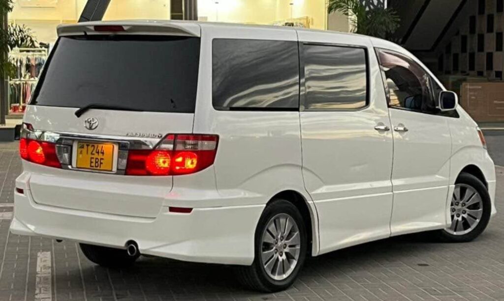Toyota Alphard 2005 for Sale in Dar es Salaam