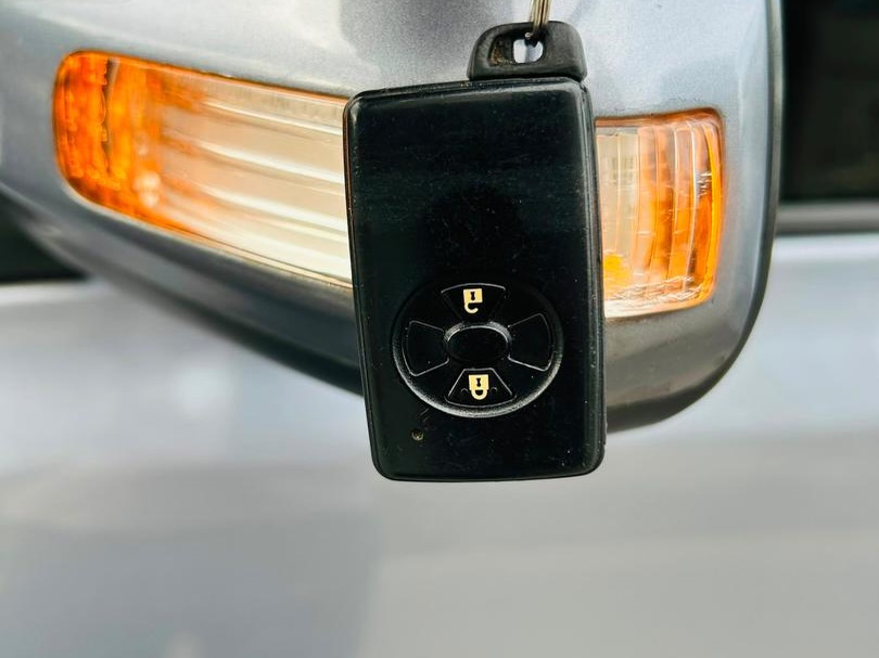Toyota Ractis bei poa sokoni Dar es Salaam Tanzania