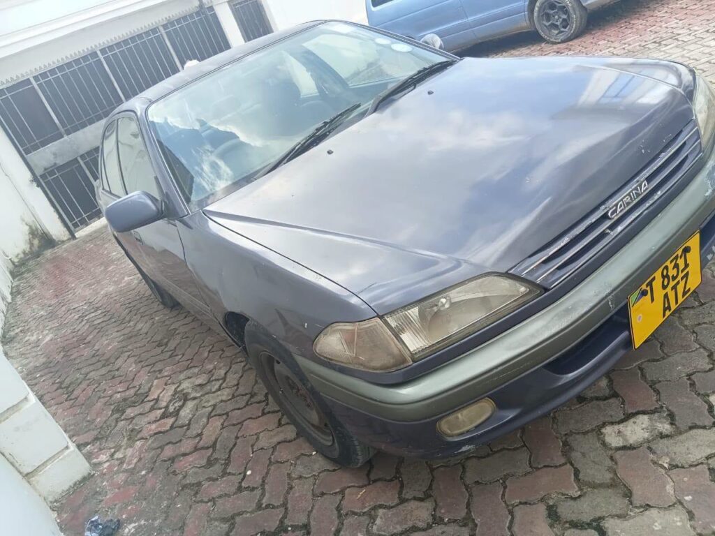 Magari Sokoni Toyota Carina ya Bei Poa 1995