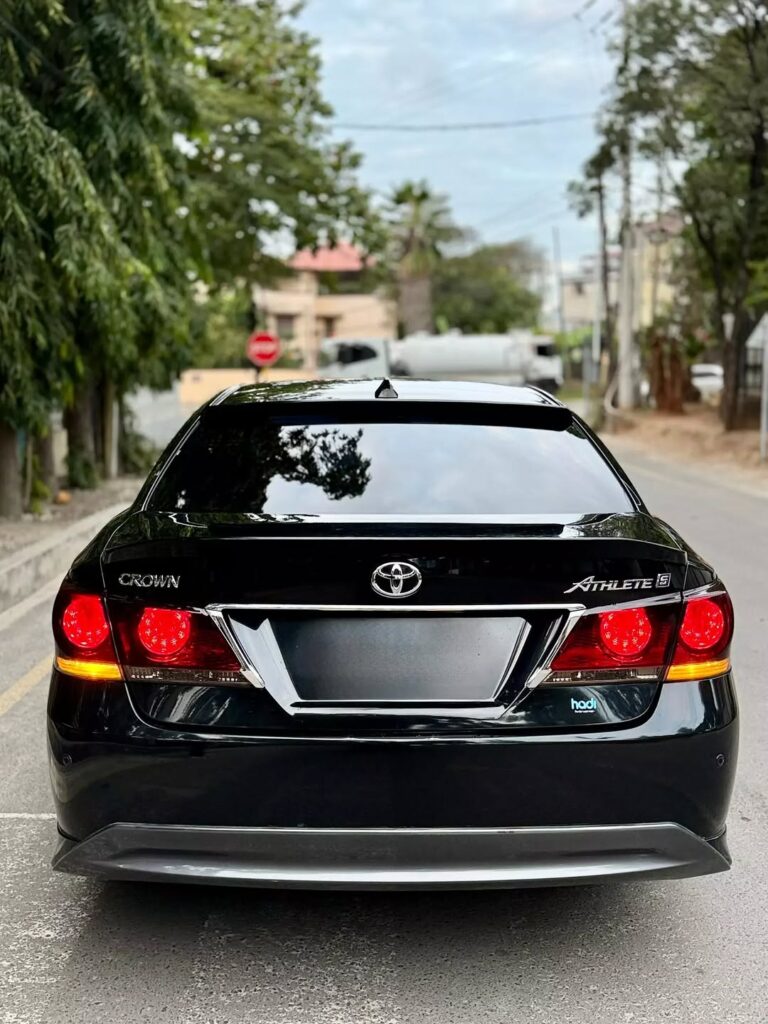 Price Toyota Crown 2013 for Sale in Dar es Salaam