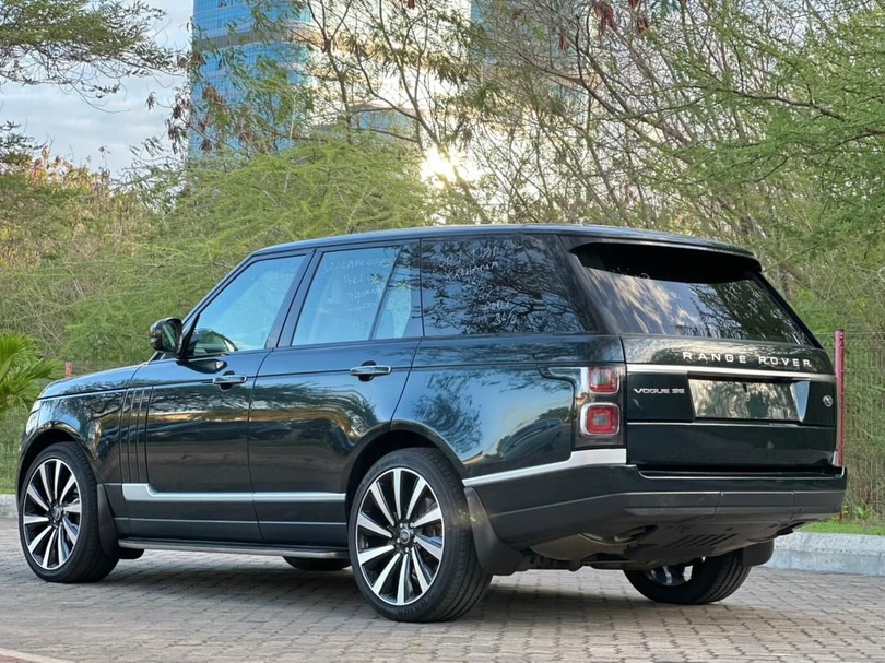 For Sale Land Rover Range Rover 2015 in Dar es Salaam