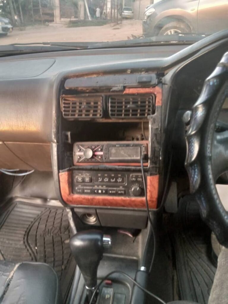 Toyota Carina 1995 for Sale in Dar es Salaam