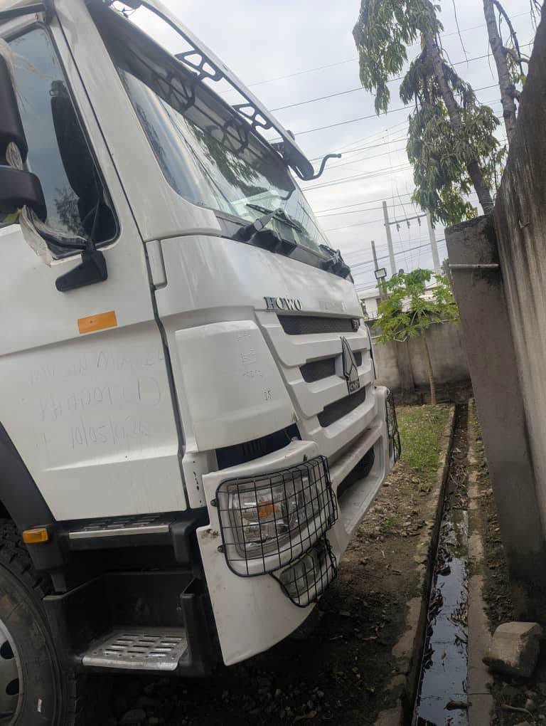 Buy HOWO 8×4 Dump Truck 2015 for Sale in Dar es Salaam