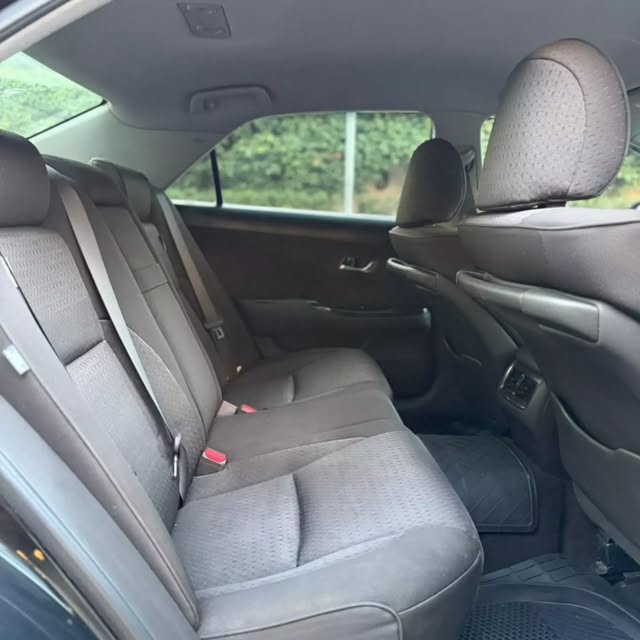 Toyota Crown bei poa sokoni Dar es Salaam Tanzania
